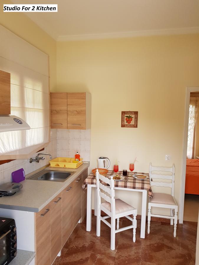 Varvara Studios & Apartments II Peroulades  Extérieur photo